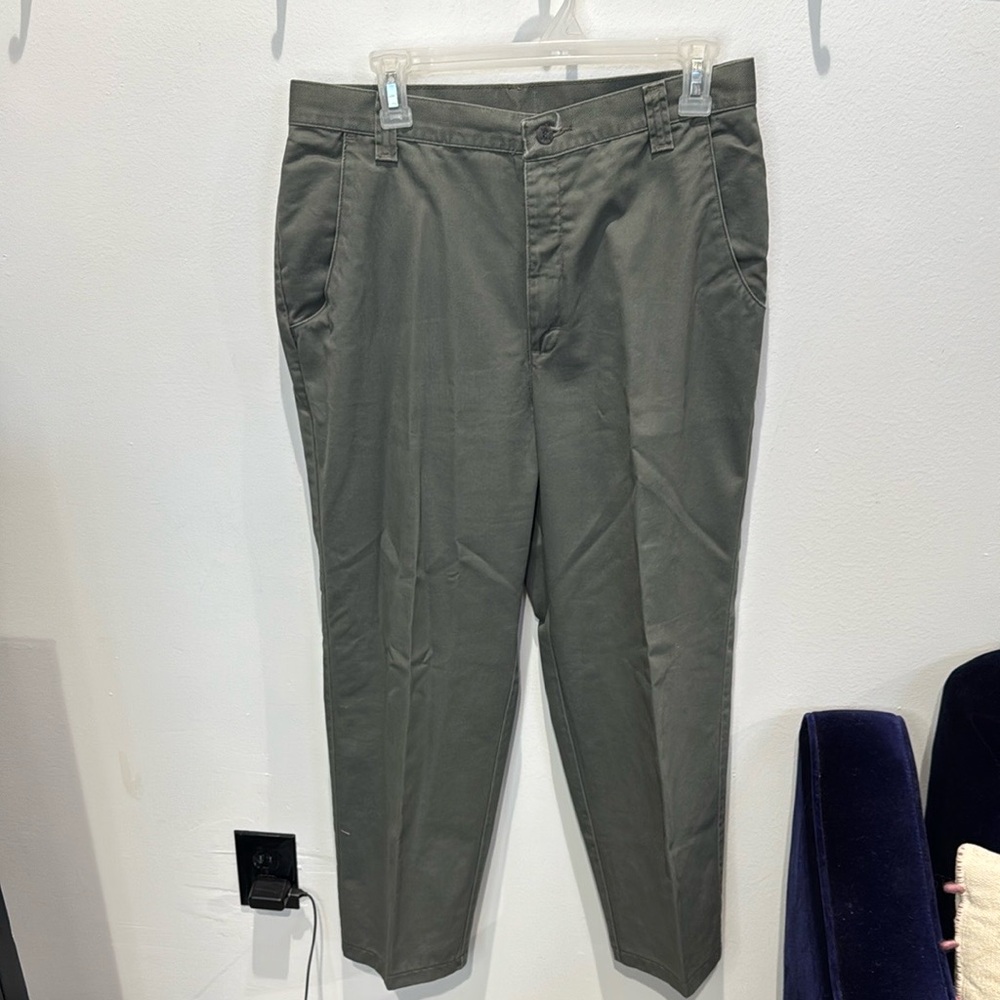 Lee Casuals Gray Flat Front Pants Women's Size‎ 14M